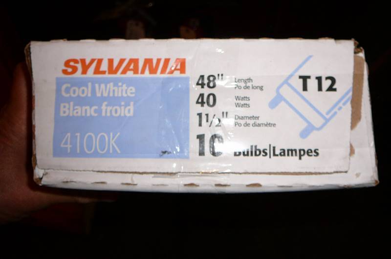 lot 389 image: Fluorescent Light Bulbs T12