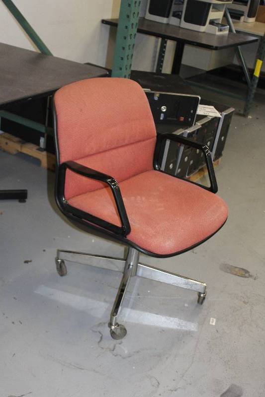 lot 52 image: Lot of (2) Padded Rolling Office Chairs