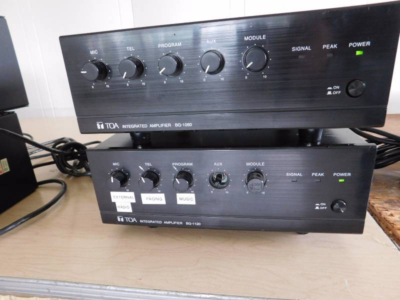 lot 6 image: 2 - TOA Integrated Amplifiers BG-1060BG-1120