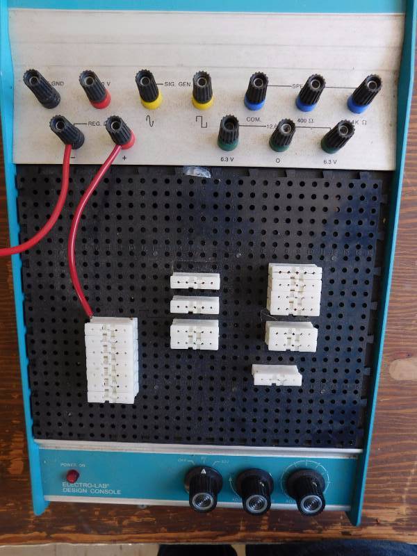 lot 16 image: Bell & Howell Schools Electro-Lab Design Console