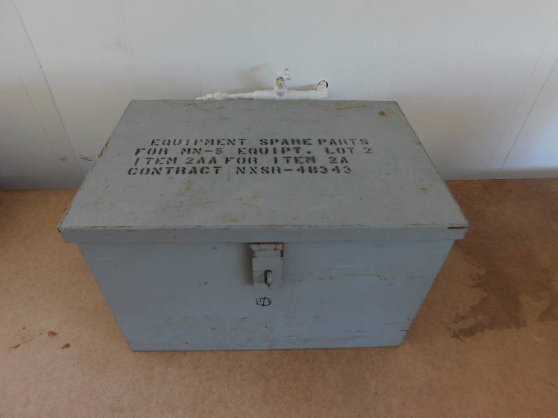 lot 50 image: Metal Storage Chest (approx. 18.5 x 12)