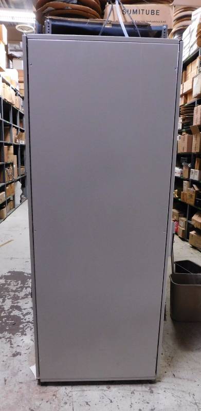 lot 70 image: Enclosed Server Rack (approx. 81 x 32 x 32), Serial #112504