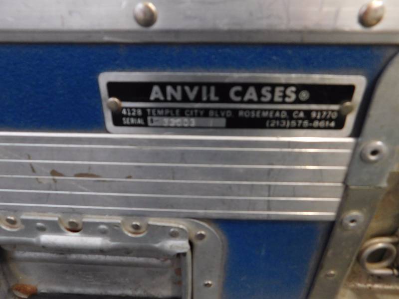 lot 77 image: 1 Cabbage Cases Equipment Case (Grey), 1 Anvil Cases Equipment Case (Blue)