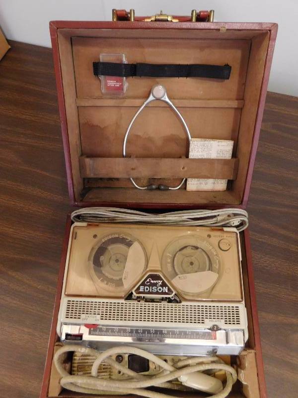 lot 97 image: Antique Envoy Edison Recorder, Model 1, Made in Italy