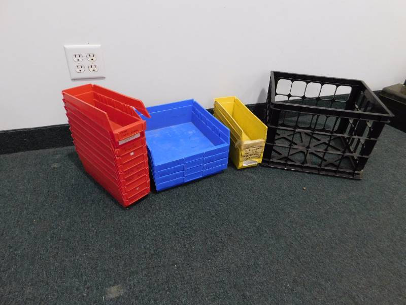 lot 136 image: Plastic Storage Containers, Various Sizes