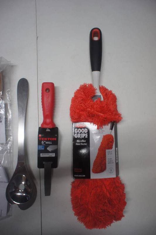 lot 317 image: (Lot of 5) Assorted House Items