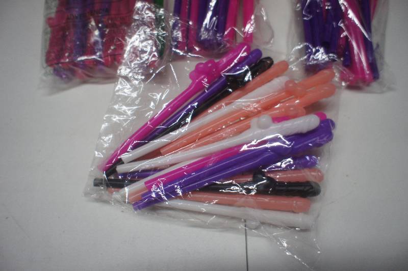 lot 328 image: (Lot of 4) Novelty Items