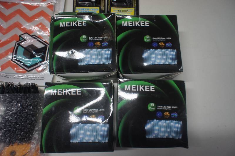 lot 349 image: (Lot of 8) Assorted lights Electronics