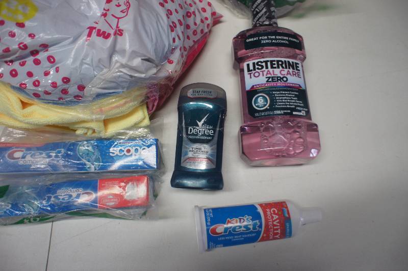 lot 350 image: (Lot of 7) Assorted Toiletries