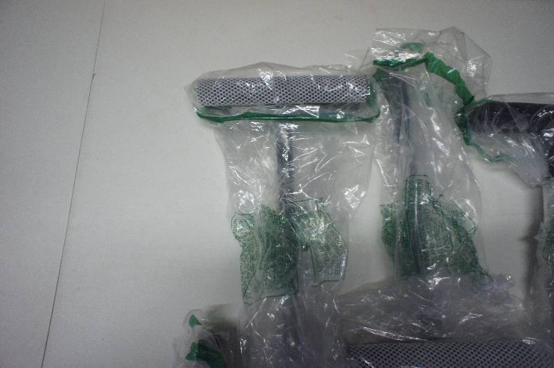lot 355 image: (Lot of 4) Squeegee