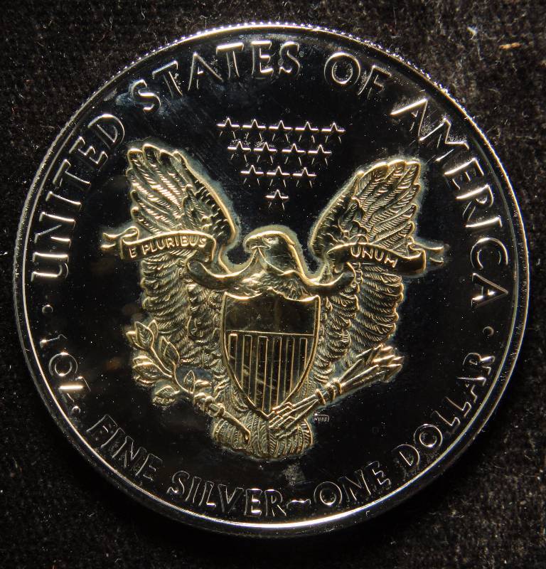 2010 COLORIZED AMERICAN SILVER EAGLE 1 TROY OZ. .999 FINE SILVER DOLLAR IN AIRTITE HOLDER