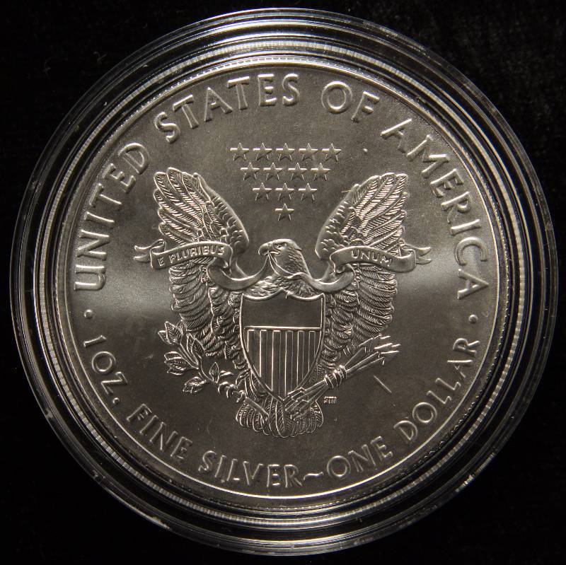 2016 AMERICAN SILVER EAGLE 1 TROY OZ. .999 FINE SILVER DOLLAR IN AIRTITE HOLDER