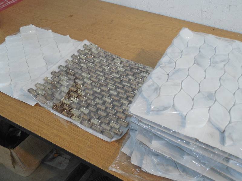 ASSORTED BACK SPLASH LOT