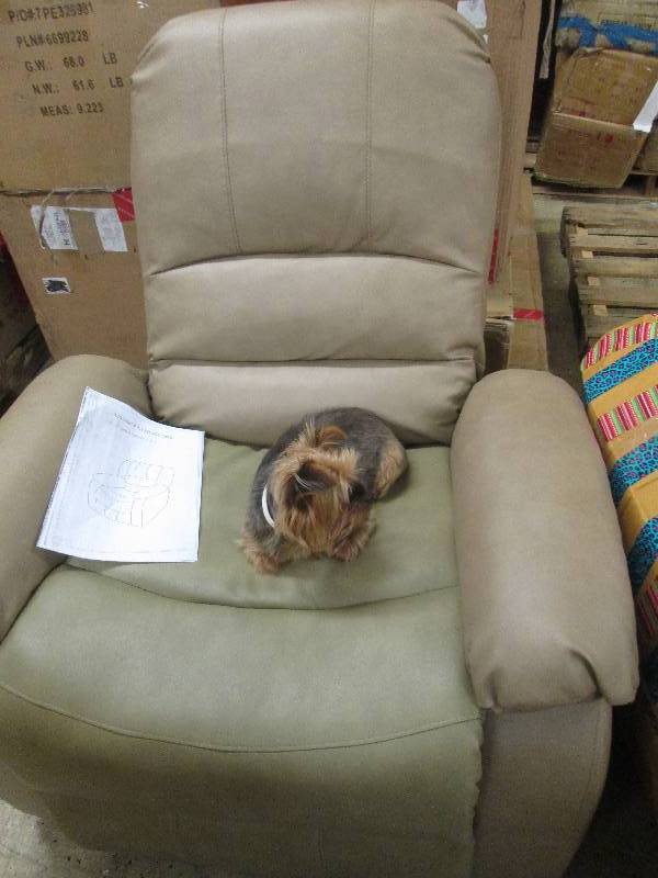 Pillowtop Recliner open box, missin...