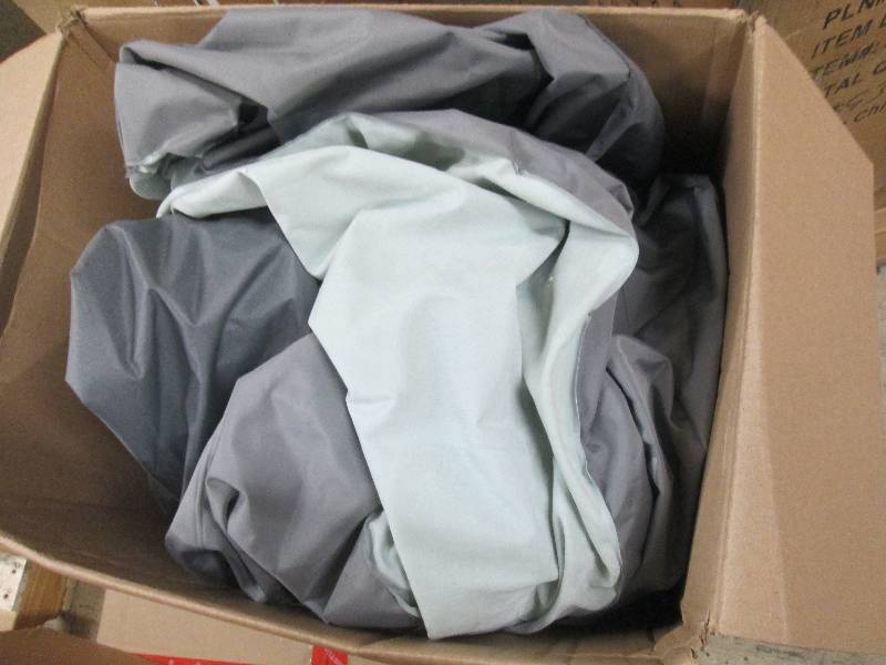 Deluxe Air Bed Queen open box, unte...