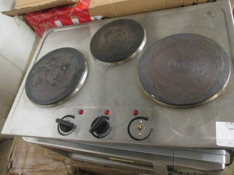 Tabletop Triple Burner open box, us...