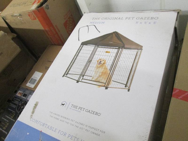 Estate-Style Portable Pet Gazebo op...