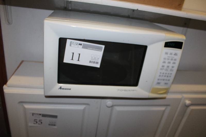 lot 11 image: Amana Microwave