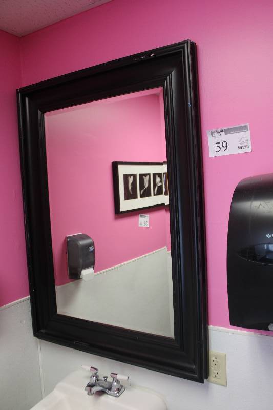 lot 59 image: Framed Wall Mirror