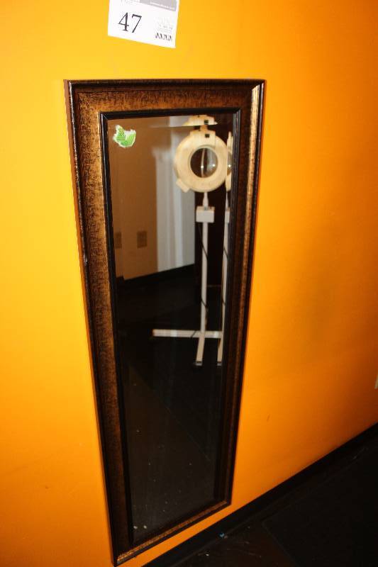 lot 47 image: Framed Wall Mirror