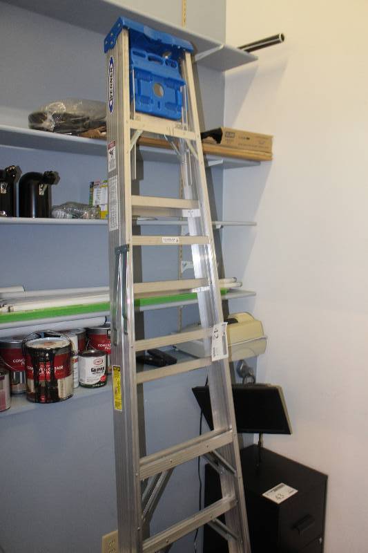 lot 42 image: Werner 8ft. Heavy Duty Aluminum Ladder