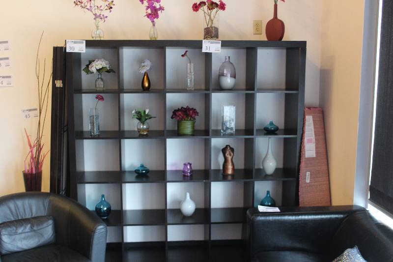 lot 30 image: 25-Cubbie Shelving Unit