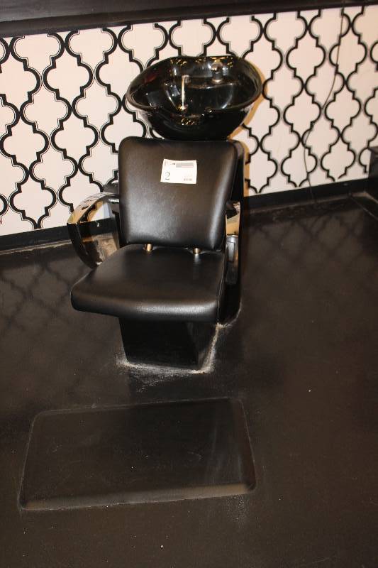 lot 2 image: Salon Commercial Hair Washing Station Chair
