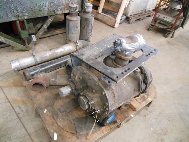 lot 13 image: Gardner Denver Pneumatic Blower with Mounting Brackets
