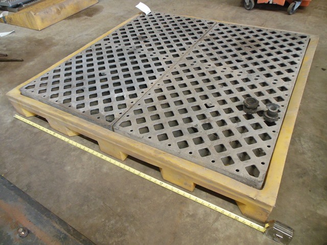 lot 20 image: Spill Containment Drum  Barrel Pallet - 4 ft x 4 ft Spill Area