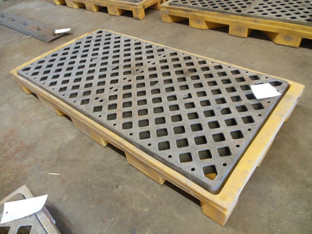 lot 23 image: Spill Containment Drum  Barrel Pallet - 4 ft x 2 ft Spill Area