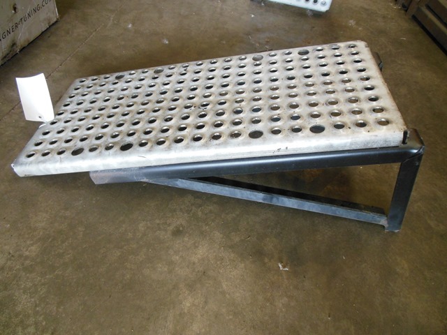 lot 52 image: Aluminum Deck Plate with Heavy Duty Frame Brackets