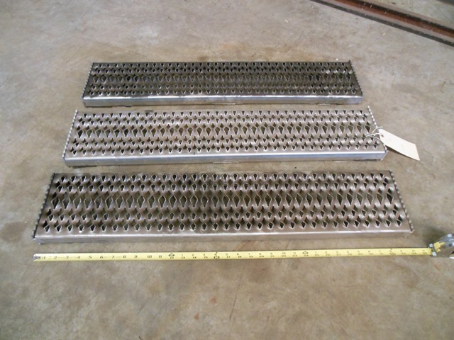 lot 69 image: Aluminum Deck Plates