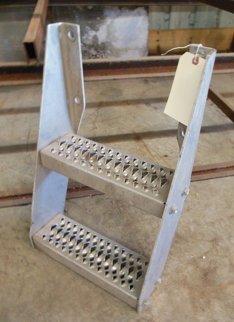 lot 70 image: Frame Mounted Aluminum Steps