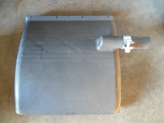 lot 102 image: Right Side Plastic Quarter Fender