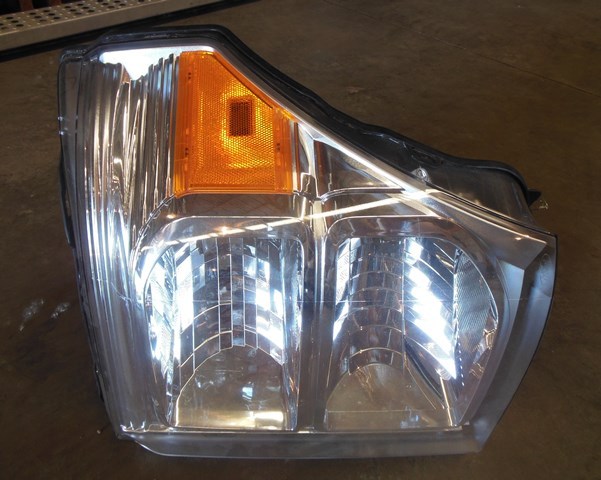 lot 112 image: 2011 - 2015 Ford F250 - F550 Right Side Headlight