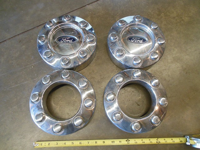 lot 118 image: Ford F-250, F350 Chrome Factory Center Caps and  Ford F-250, F350 Chrome Factory Center Caps