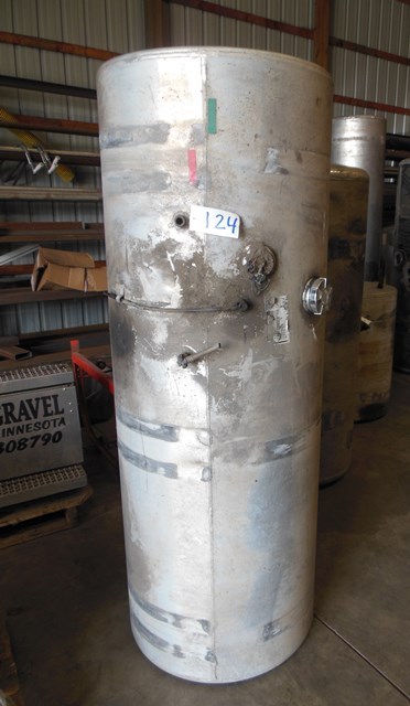 lot 124 image: Aluminum Fuel Tank - Used
