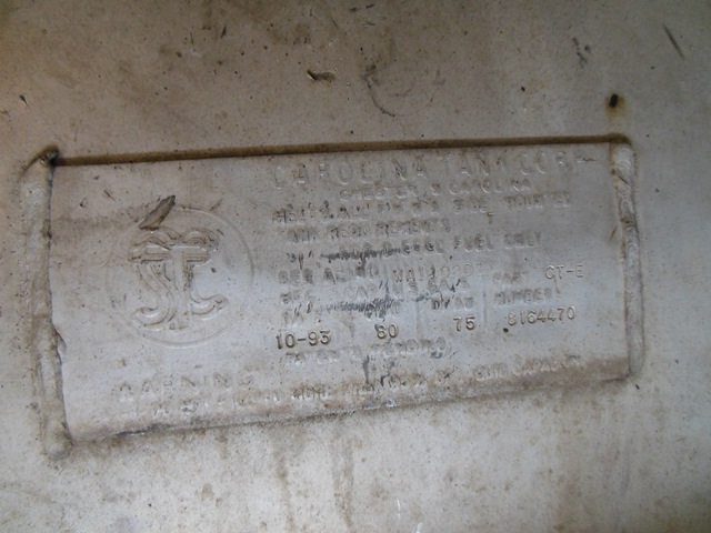 lot 128 image: Aluminum Hydraulic Fluid Tank - Used