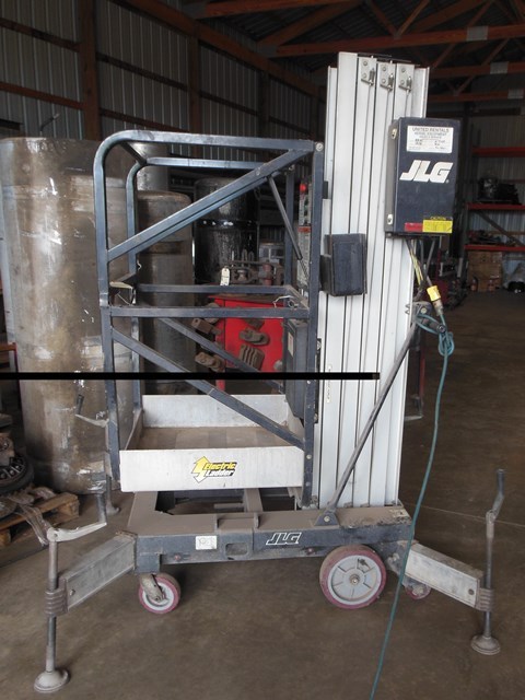 lot 2 image: JLG Industries AM20  20EL Electric Ladder  Man Lift (CLICK HERE, then scroll down to access VIDEO)