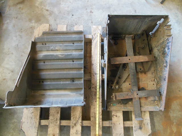 lot 135 image: International Frame Mounted Battery Box and Cover