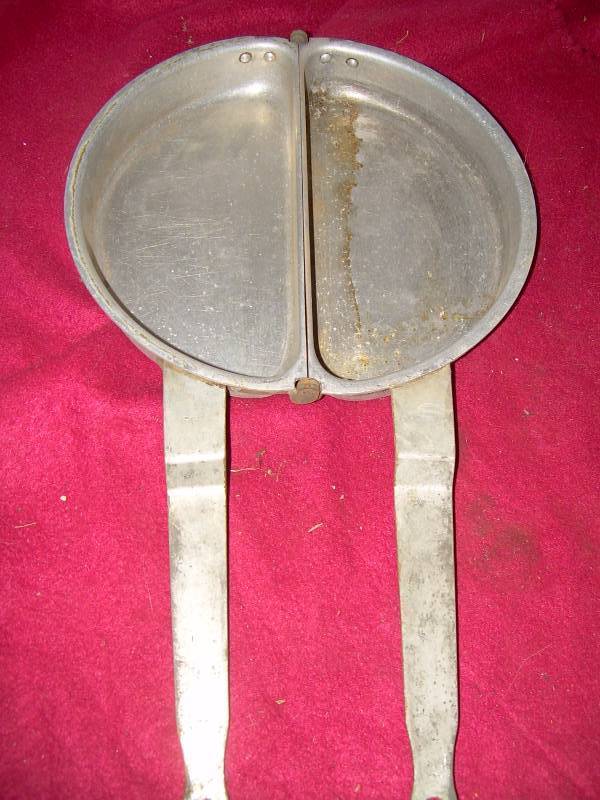 ANTIQUE WAGNER OMLET PAN