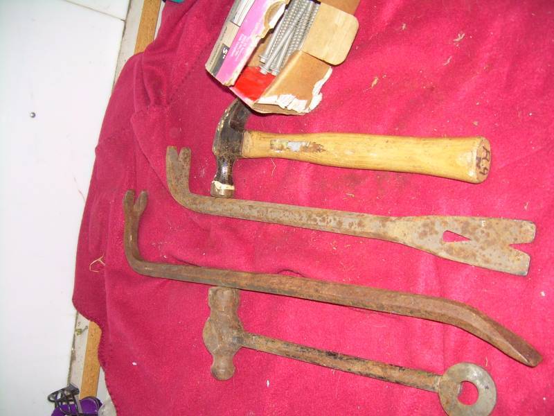 HAMMERS , PRY BARS , FASTENERS