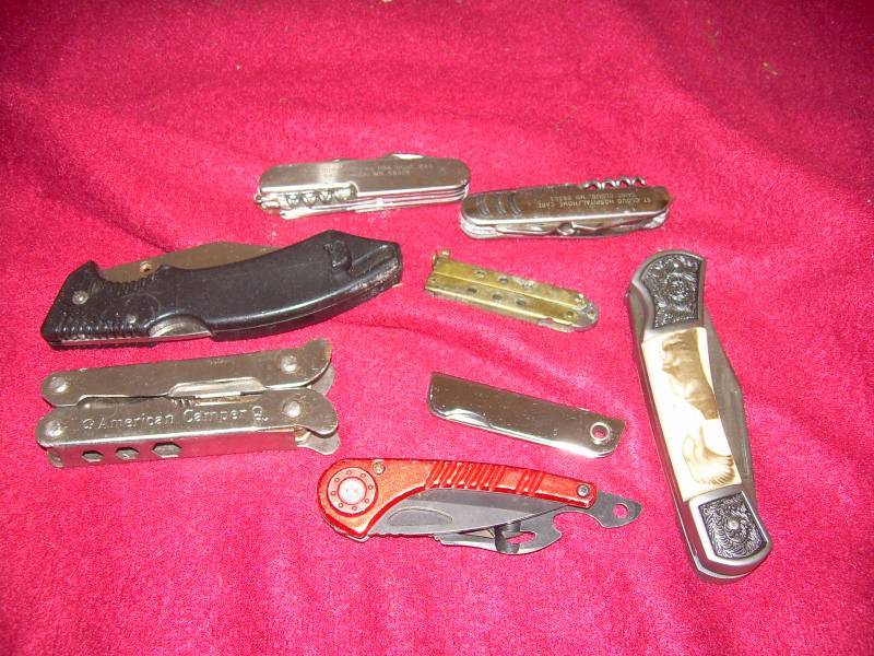 POCKET KNIVES