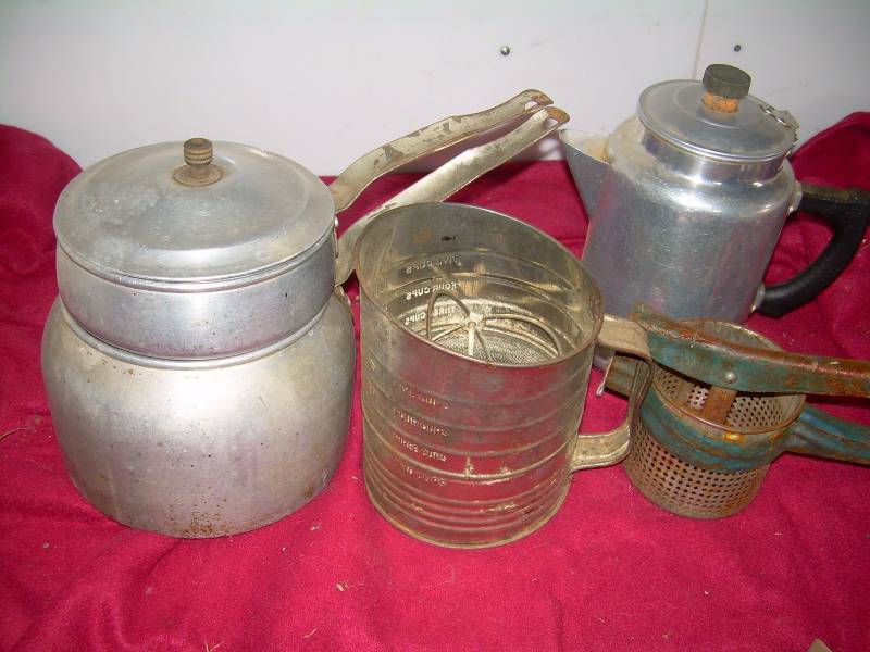 ANTIQUE COLLECTIBLES