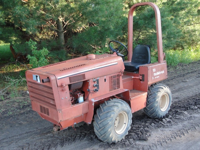 lot 3 image: DITCH WITCH 350SX