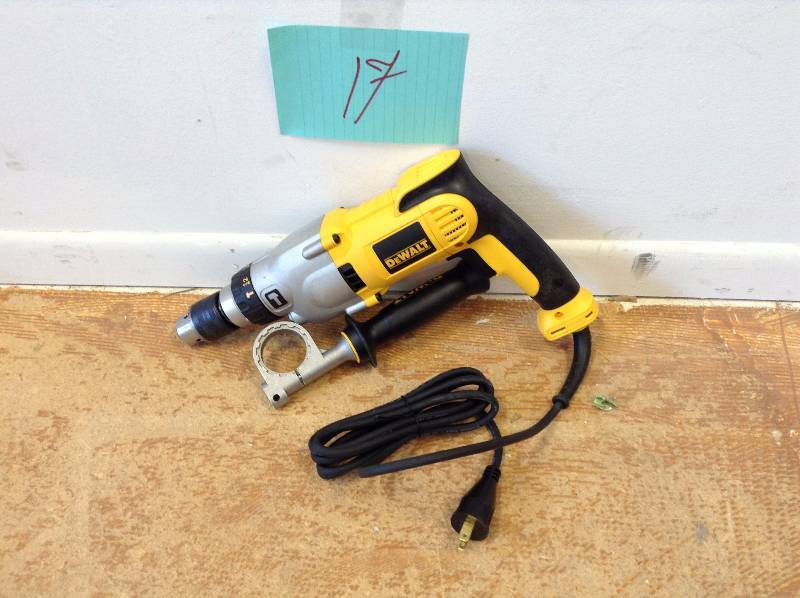 DeWalt DWD520K 12 VSR Pistol Grip Hammerdrill Kit