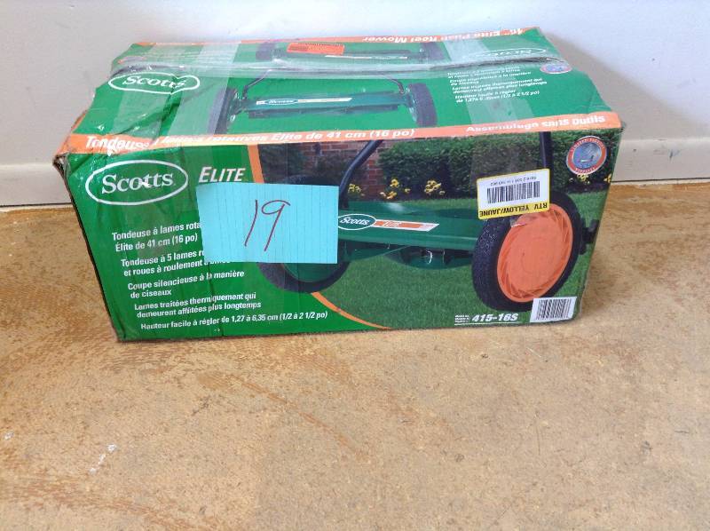 Scotts 16 Walk Behind Push Reel Lawn Mower used in working condition
