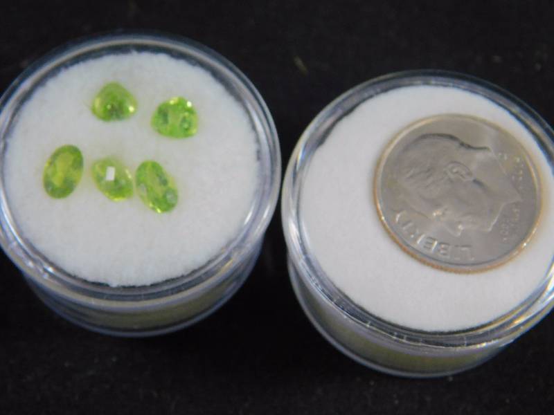 (5) Greenish light yellow gemstones 2.38 cts