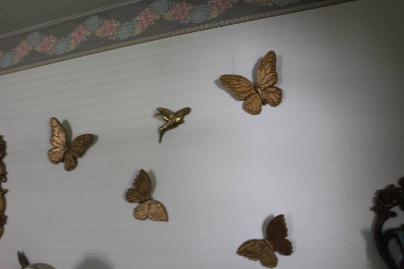 lot 14 image: Butterflies Wall Decorations