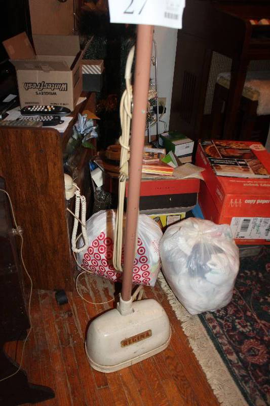 lot 27 image: Regina TS Floor Cleaner